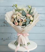 Букет цветов из:  Розы и Лизиантусы в Чамлыкской