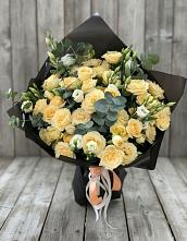 Букет цветов из:  Розы и Лизиантусы в Чамлыкской