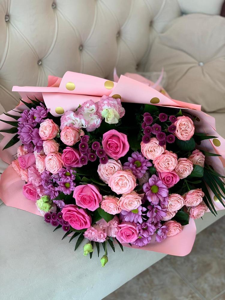 Букет цветов из: Хризантемы, Розы и Лизиантусы в Чамлыкской