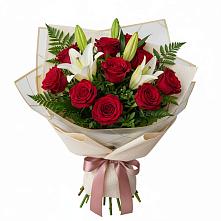 Букет цветов из:  Лилии и Розы в Чамлыкской