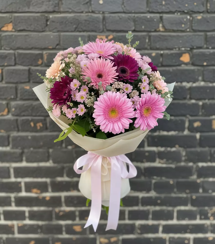 Букет цветов из: Герберы и Хризантемы в Чамлыкской
