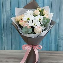 Букет цветов из:  Хризантемы и Розы в Чамлыкской
