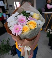 Букет цветов из:  Герберы, Розы и Хризантемы в Чамлыкской