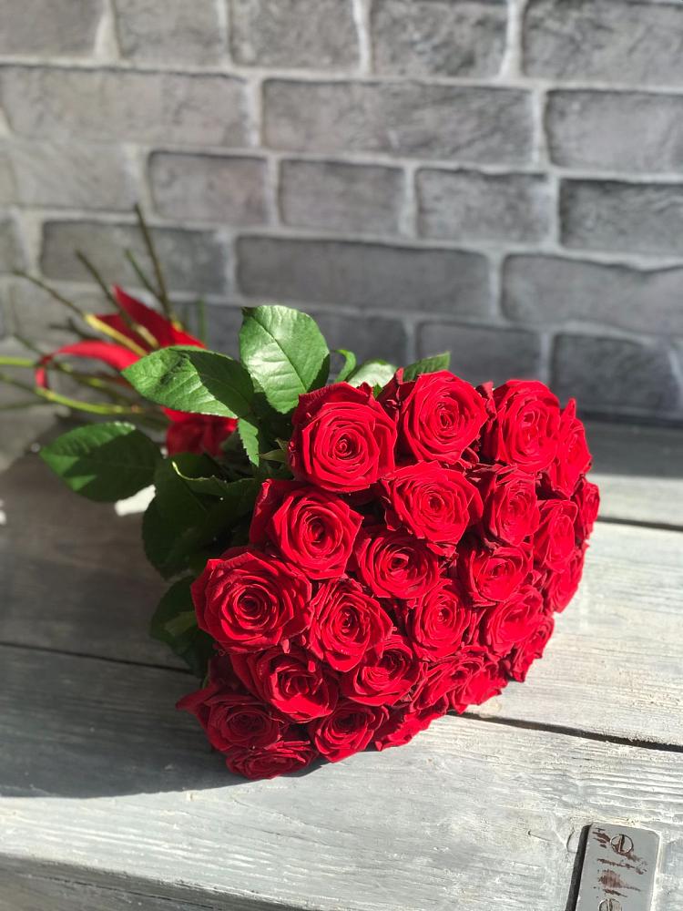 Букет Красные розы Фридом в Чамлыкской