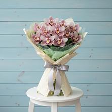 Букет цветов из:  Орхидеи и Розы в Чамлыкской