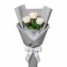 Букет 3 белые розы в Чамлыкской