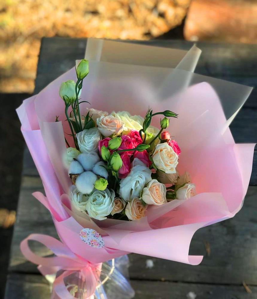 Букет цветов из: Розы и Лизиантусы в Чамлыкской