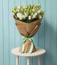 Букет цветов из:  Лизиантусы в Чамлыкской