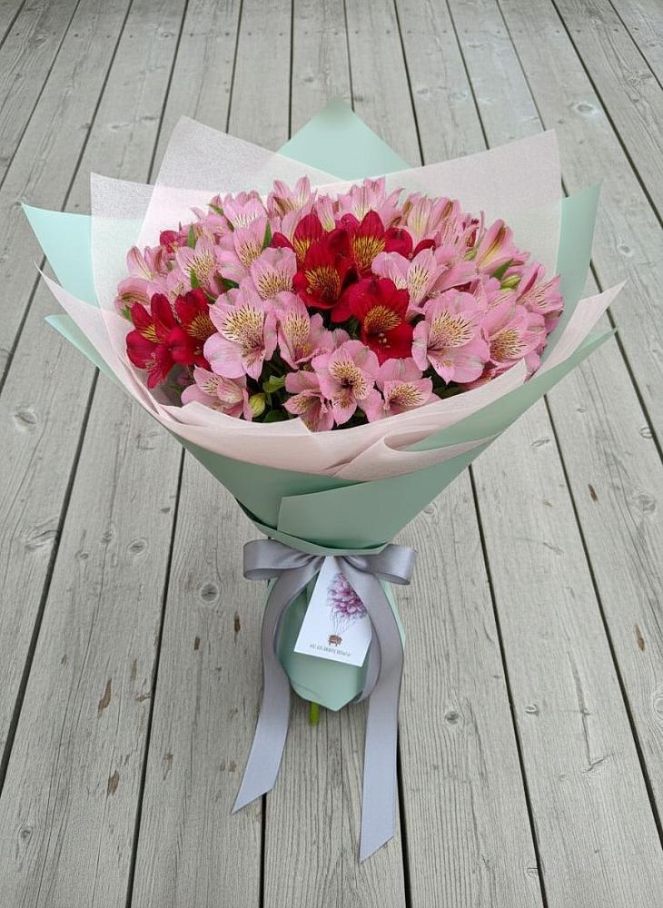 Букет цветов из: Альстромерии в Чамлыкской