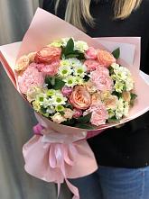 Букет нежные объятья в Чамлыкской Букет цветов из: Гвоздики, Розы и Хризантемы в Чамлыкской
