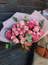 Букет розы в пальмах в Чамлыкской Букет цветов из: Розы в Чамлыкской