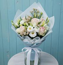 Букет цветов из:  Розы и Лизиантусы #REPLACE_PRED# Чамлыкской