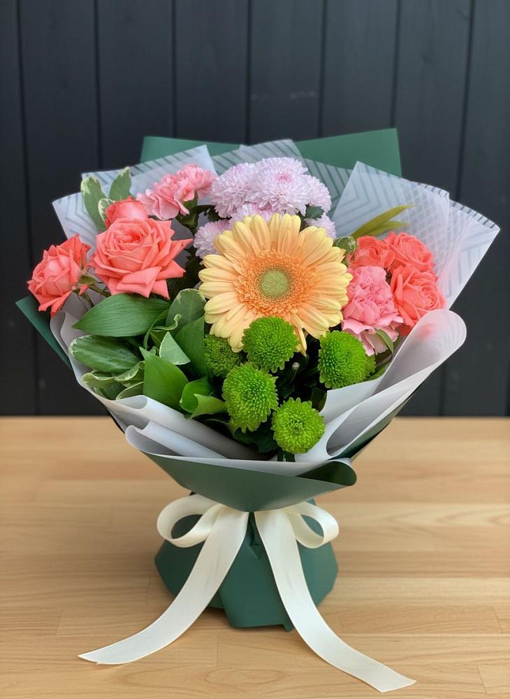 Букет цветов из: Гвоздики, Розы, Герберы и Хризантемы в Чамлыкской