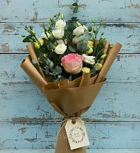 Букет цветов из:  Розы и Лизиантусы #REPLACE_PRED# Чамлыкской