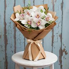 Букет цветов из:  Орхидеи и Розы в Чамлыкской